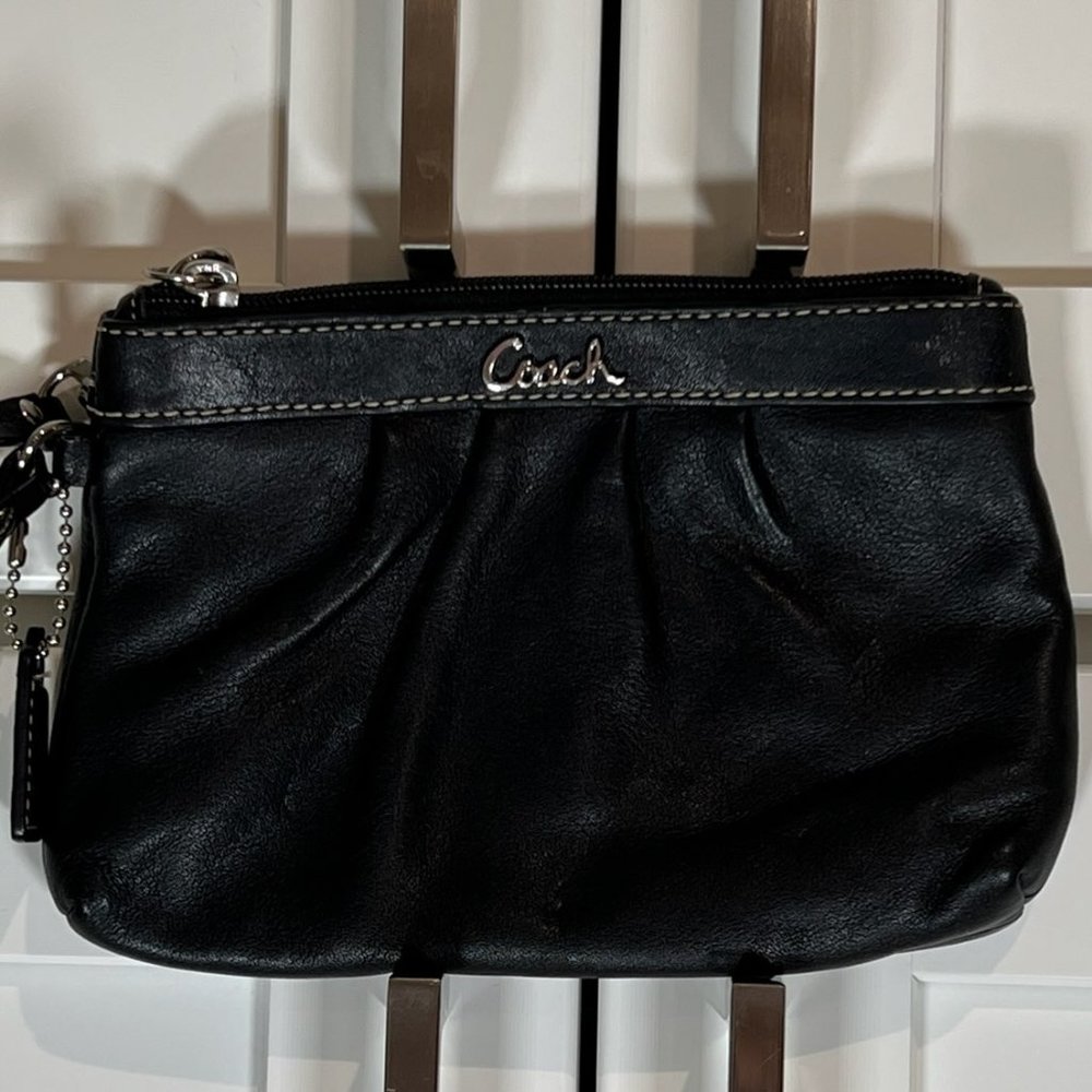 Coach Black leather Wristlet with hand tag